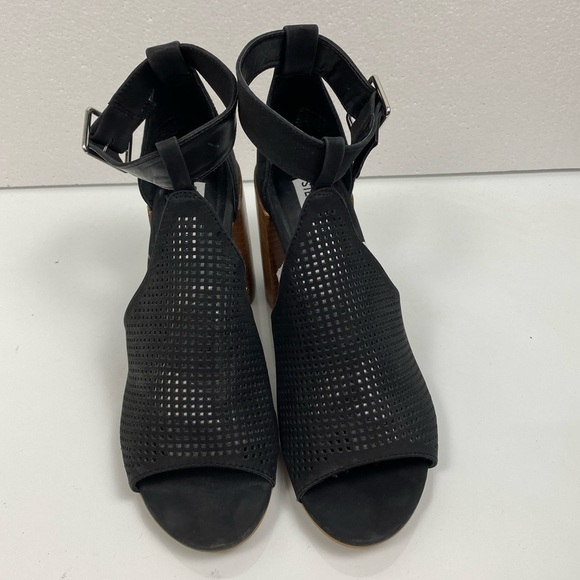 Steve‎ Madden Sawyer Black Ankle Strap Leather Upper Islet Laser Cut Sandals 8 M - Picture 9 of 13
